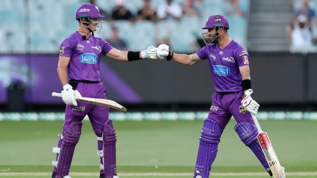 Hobart Hurricanes Take Early Advantage in BBL Clash against Sydney thunder
