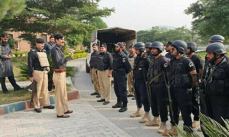 خیبرپختونخوا پولیس کا 150سال پرانی وردی تبدیل کرنے کا فیصلہ