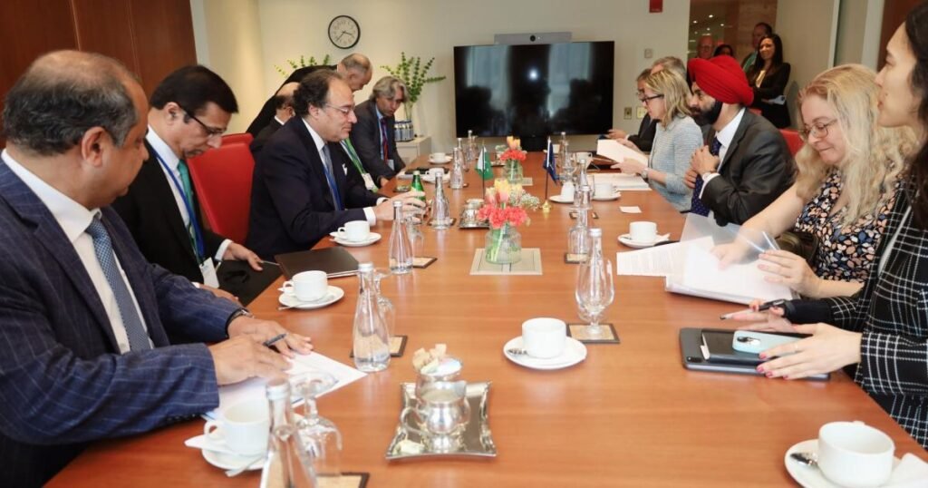 پاکستان اور ایشیائی ترقیاتی بینک کے درمیان تعاون مضبوط کرنے پر اتفاق