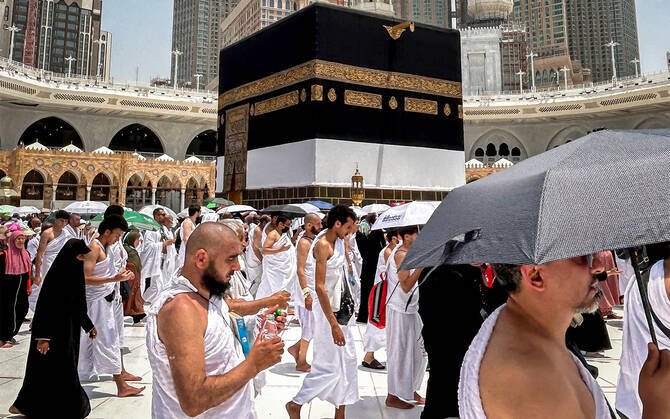 Umrah pilgrims leave Saudi deadline