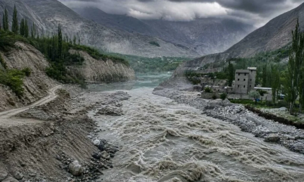خیبر پختونخوا میں شدید بارشوں کی پیشگوئی، گلیشیائی جھیلوں کے پھٹنے کا خدشہ