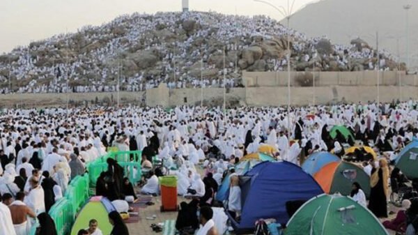 لبیک اللھم لبیک! مناسک حج کا آغازہوگیا، منیٰ میں خیموں کا شہرسج گیا