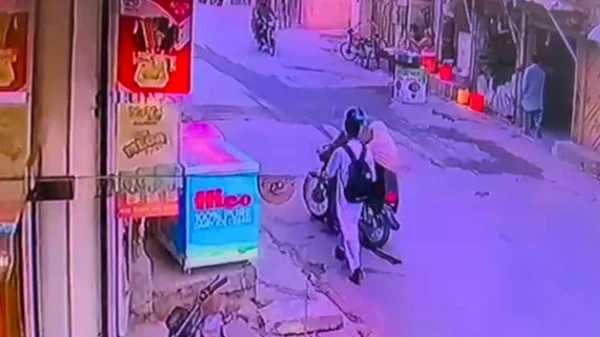 پشاور میں موبائل فون چھیننے کی وارداتوں میں اضافہ