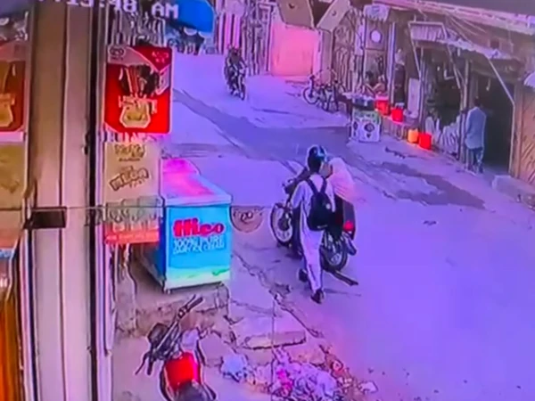 پشاور میں موبائل فون چھیننے کی وارداتوں میں اضافہ