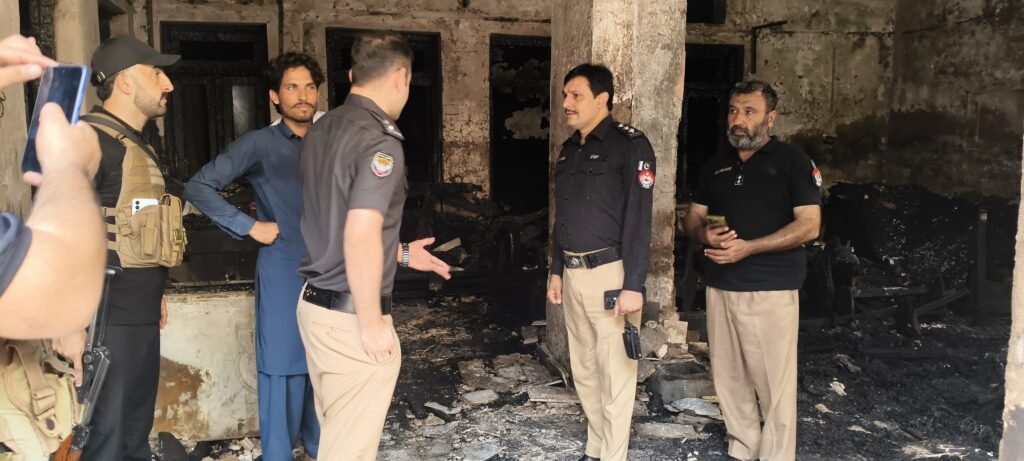 تہکال پایان میں آتشزدگی، میاں بیوی اور چار بچے جاں بحق