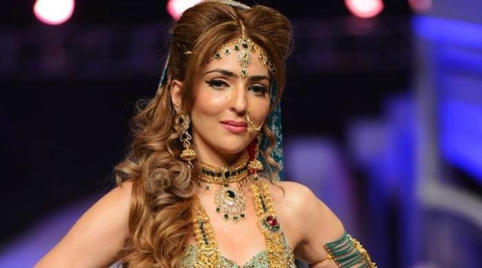 کراچی کی لڑکی ، سنگاپور میں ماڈلنگ اور اسلام آباد میں قتل