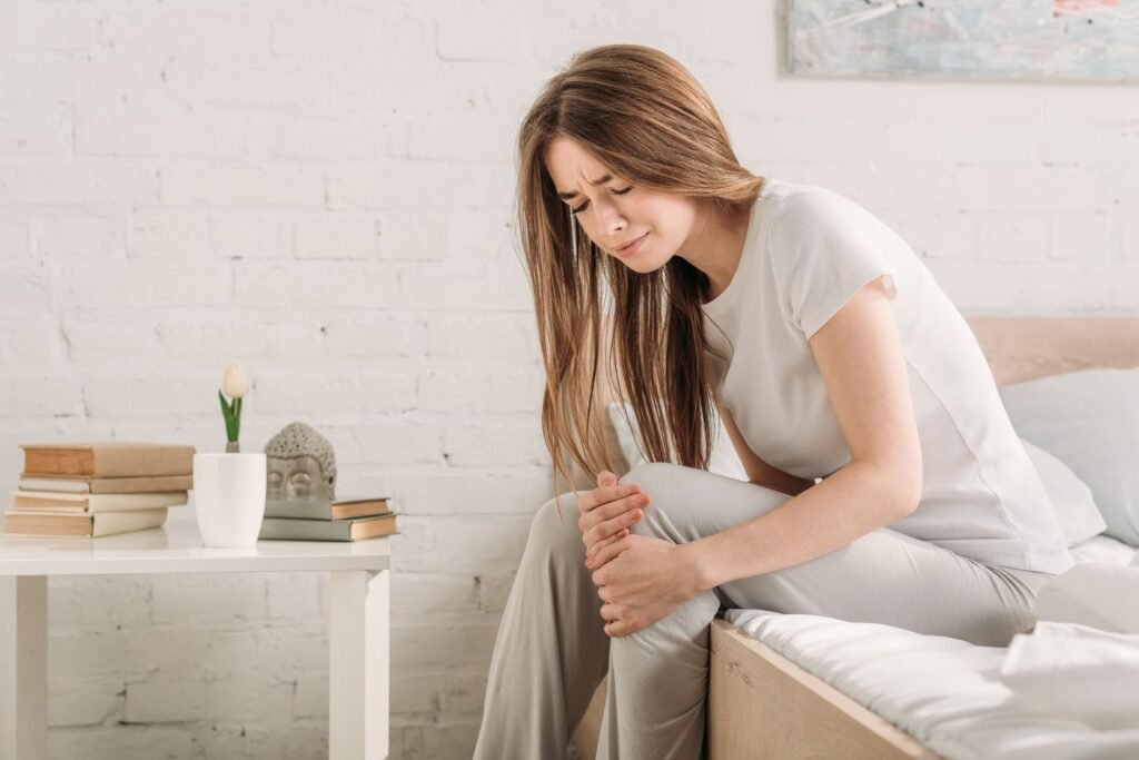 گھٹنوں کو خراب کرنے والی روزمرہ کی 8 عادتیں