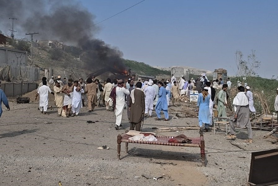 ڈیرہ اسماعیل خان میں دھماکہ، 11 افراد جاں بحق، 30 زخمی