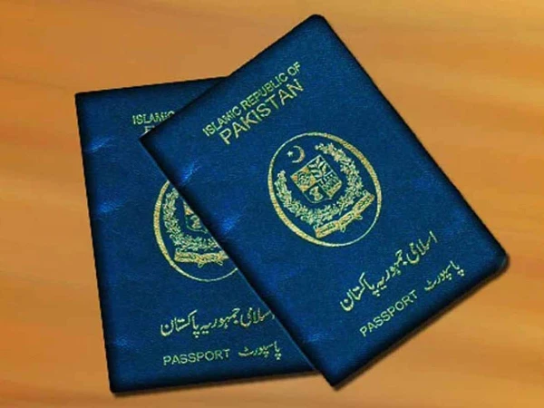 ملک میں سب سے زیادہ بلیو پاسپورٹس بیورو کریٹس کے ہیں، طلال چوہدری