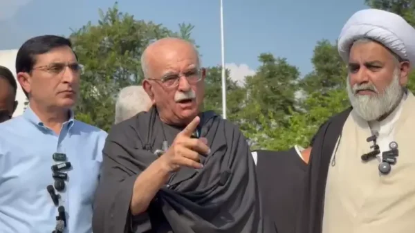 خیبر پختو نخوا میں غیر ائینی گورنر راج لگا کر جمہوریت کو بلڈوز کیا گیا ،محمود اچکزئی