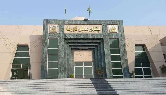 گورنر راج اور ایمرجنسی کے خلاف درخواستوں کی پشاور ہائیکورٹ میں سماعت