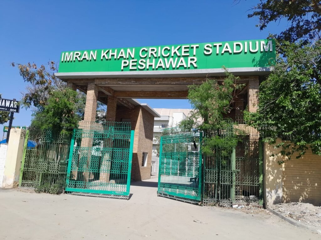 عمران خان سٹیڈیم کا نام دوبارہ ارباب نیاز سٹیڈیم رکھنے پر غور