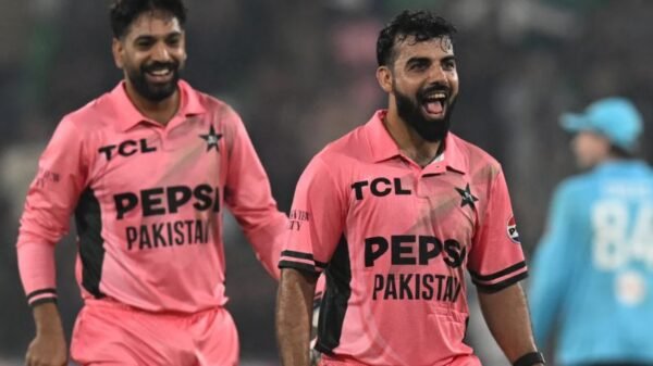 سہ ملکی ون ڈے سیریز ، پاکستان نے انگلینڈ کو ایک وکٹ سے ہرادیا