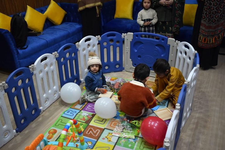 سول سیکرٹریٹ میں ڈے کیئر سینٹر قائم کرنے کا فیصلہ، داخلہ فیس اور قواعد مقرر