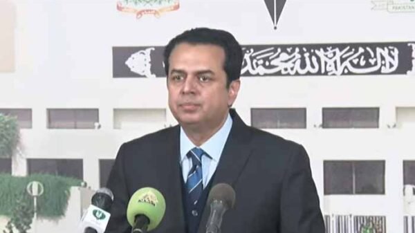 مذاکرات میں بڑا بریک تھرو ہوچکا تھا، وزیراعلی کی شرائط رکاوٹ بنیں، طلال چوہدری