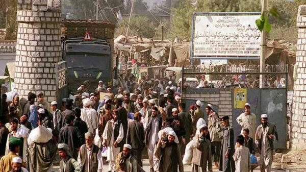 افغان مہاجرین کیلئے بری خبر، خیبرپختونخوا میں آپریشن تیز کرنے کا فیصلہ
