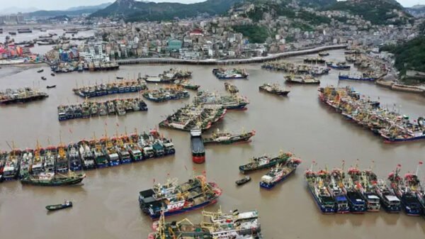 سمندری طوفان کے باعث مشرقی ایشیا میں زندگی مفلوج، سکول بند