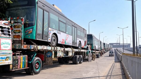  بی آر ٹی پشاور کے لیے مزید 27 نئی بسیں پہنچ گئیں، تعداد 296 ہوگئی