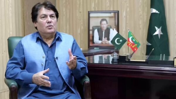 سہیل آفریدی پارٹی کا بھٹا بٹھاکر وی آئی پی تحویل میں مرغے کھا رہے ہیں،بیرسٹرسیف