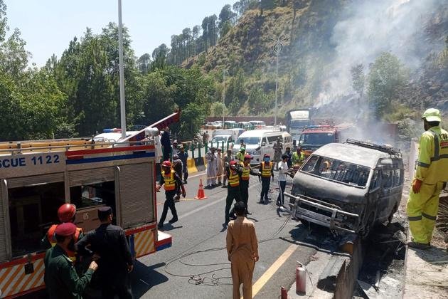 مری میں افسوسناک حادثہ، ایک ہی خاندان کے 7 افراد جاں بحق