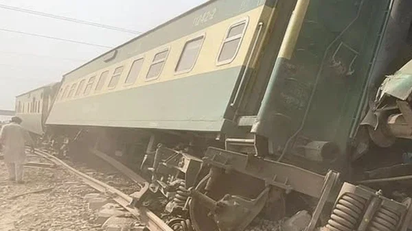 4سال میں ٹرینوں کے 349 حادثات، عملے کی غلطیوں کا بھی انکشاف