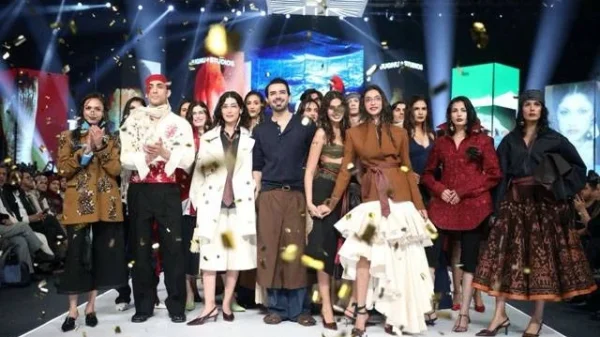 دبئی کے عالمی فیشن ریمپ پر پاکستانی روایتی ملبوسات کے رنگ نمایاں